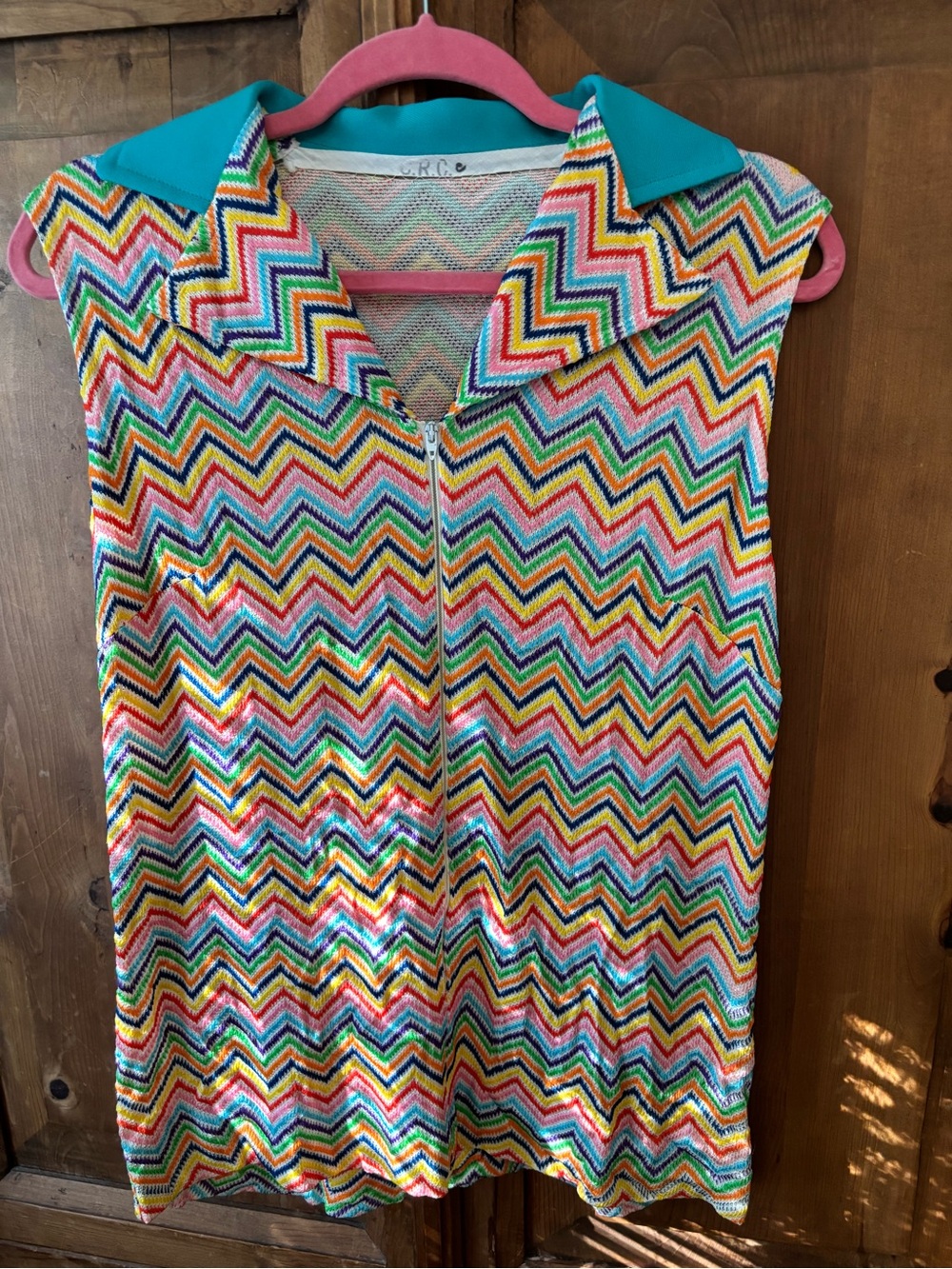 Woman’s Vintage 70s Sleeveless Chevron Zip-Front Knit Top in Multicolor